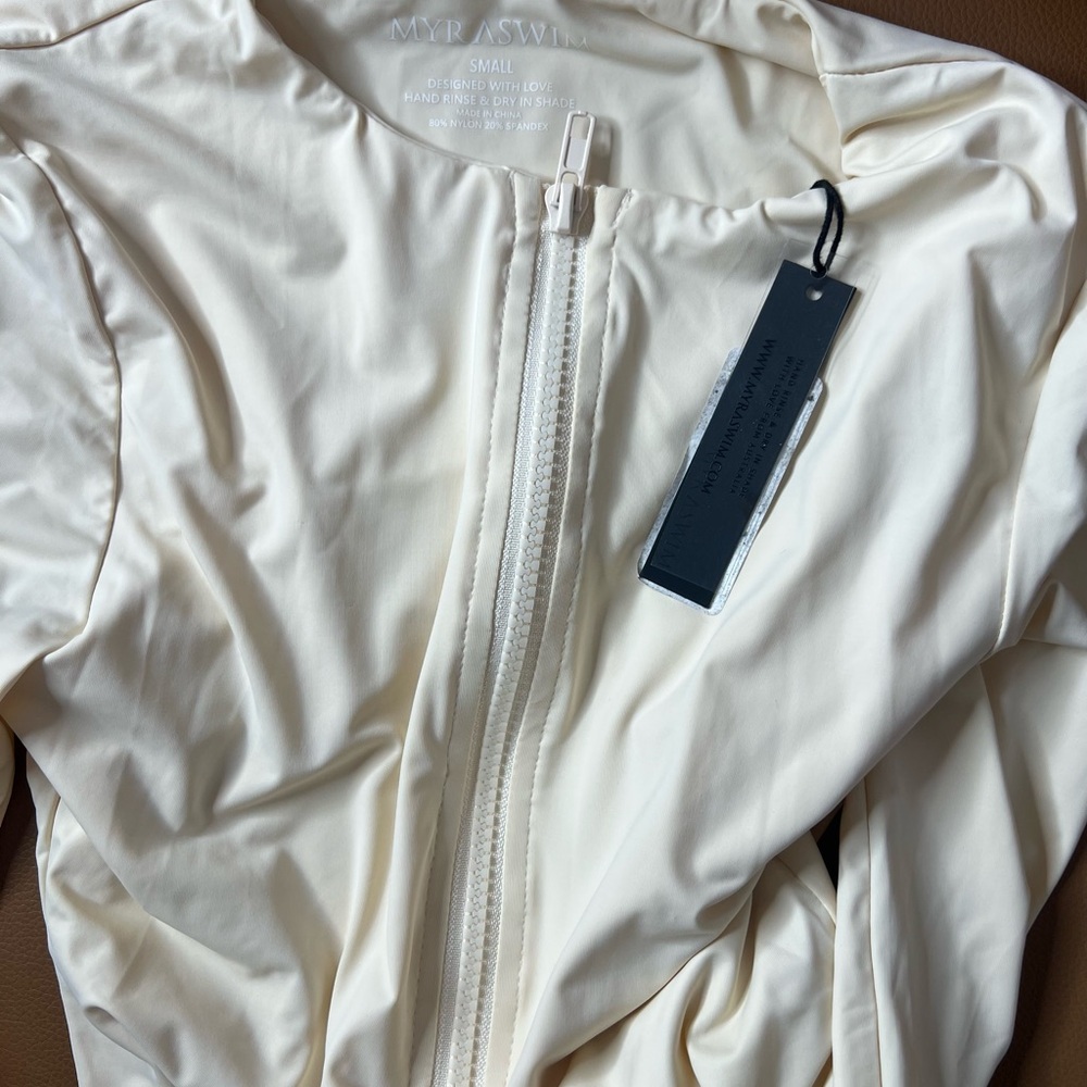 NWT MyraSwim Ivory Long Sleeve Cheeky Front Zip Swimsuit One Piece Sz S - Picture 4 of 8